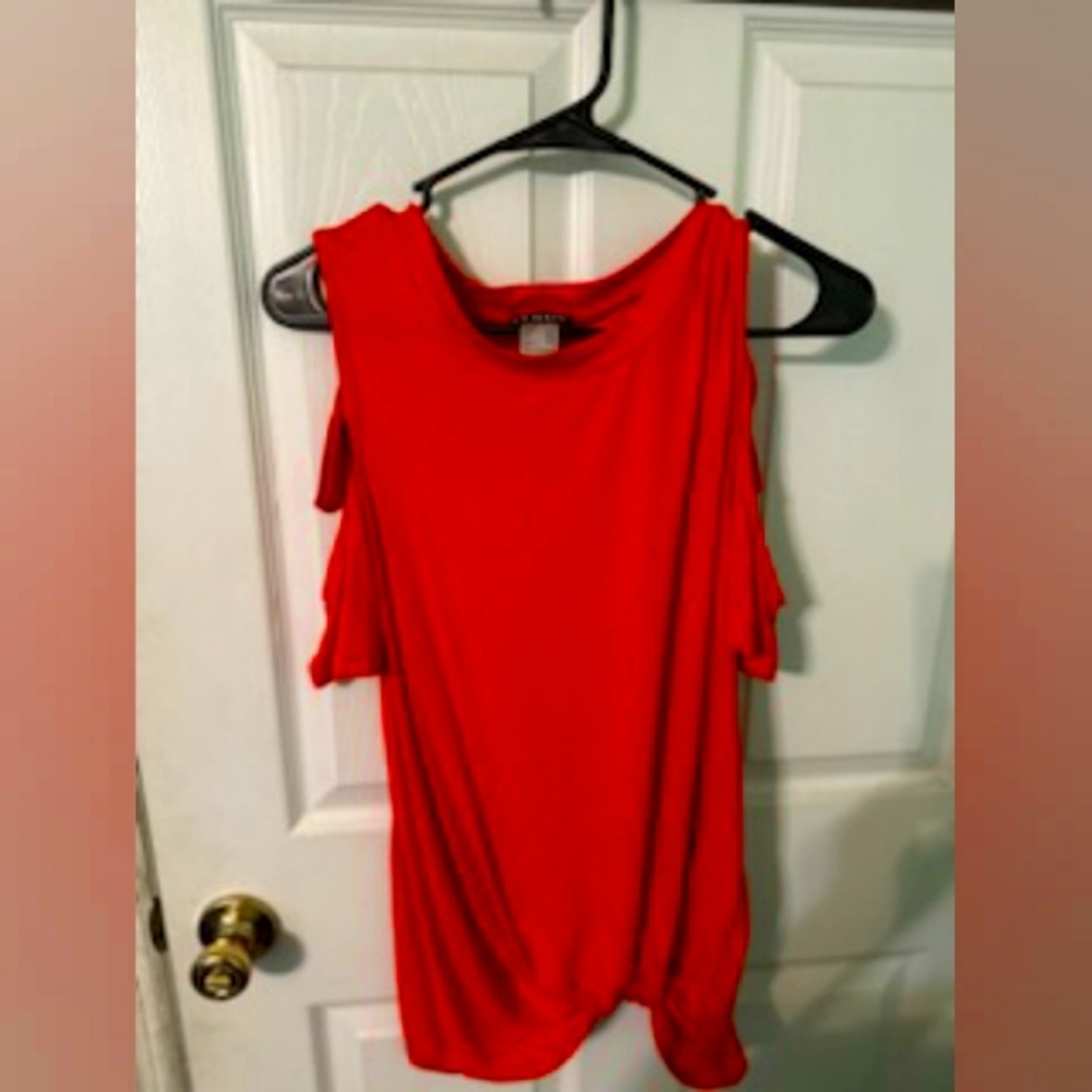 Venus Coral Top Size  Medium NWOT